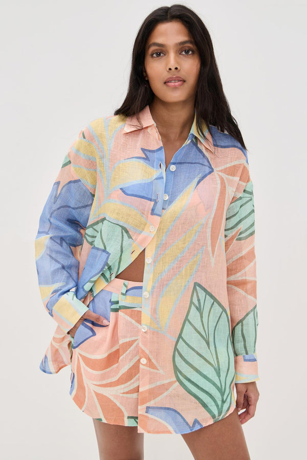 Conjunto corto con estampado de hojas tropicales para novio de Playa